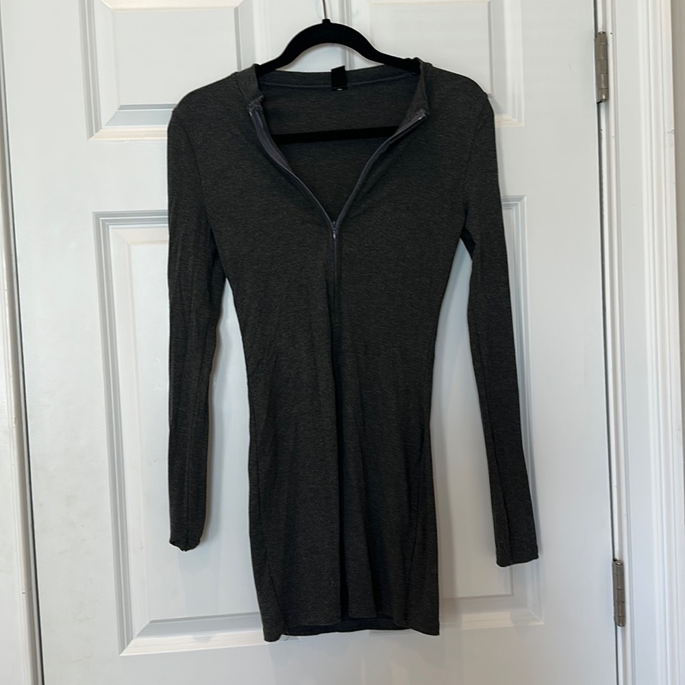 Gray body on dress, zip up front